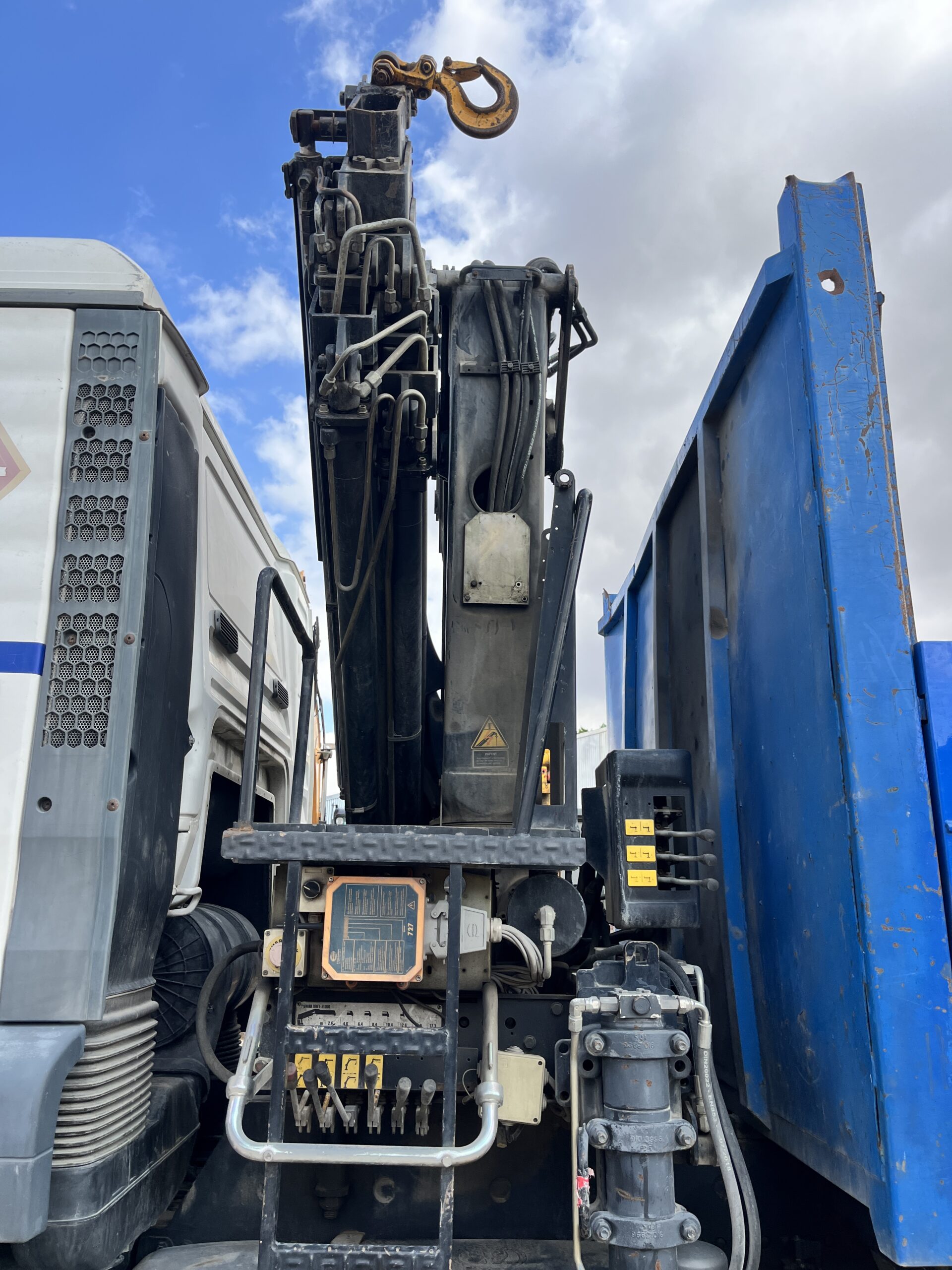 CAMIÓN GRÚA MAN TGA 26.350 - Imagen 9