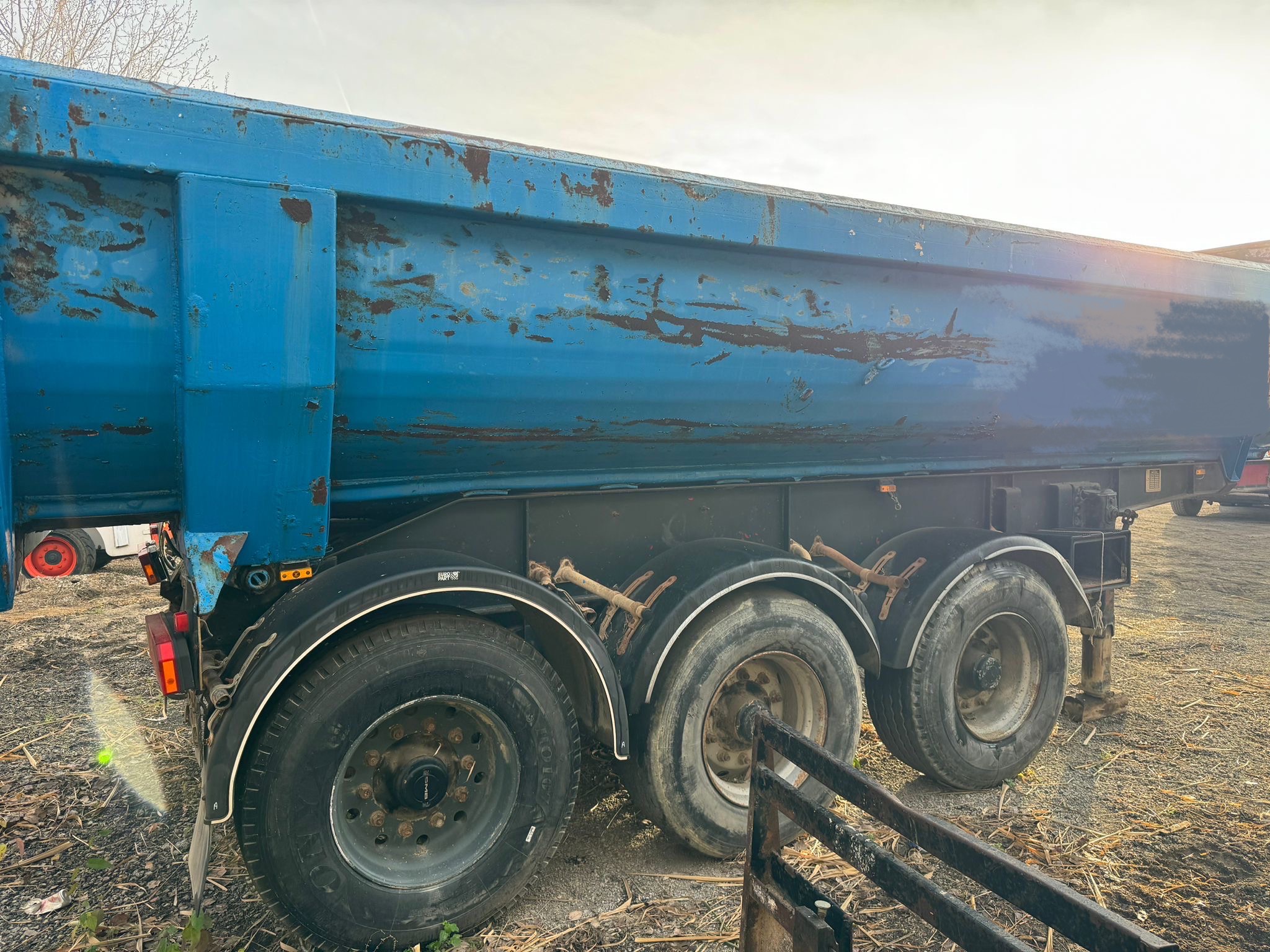 FRUEHAUF T 34 C - Imagen 2