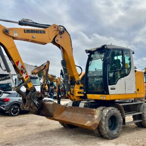 LIEBHERR A910