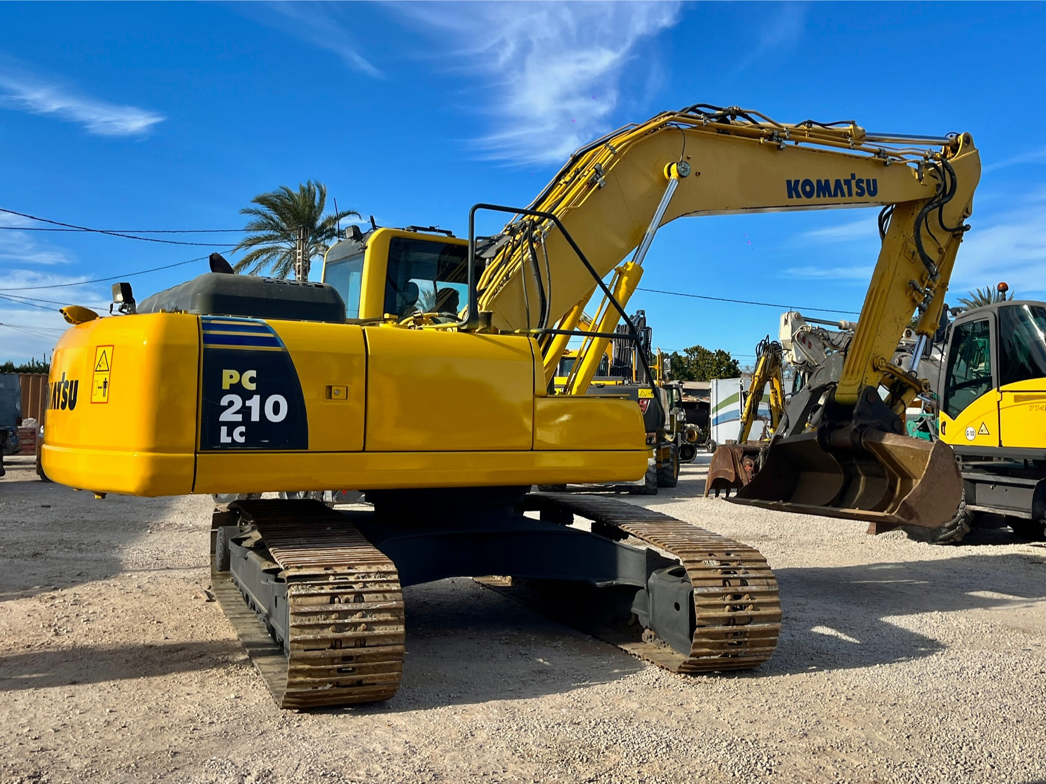 KOMATSU PC210 LC-8 - Imagen 9