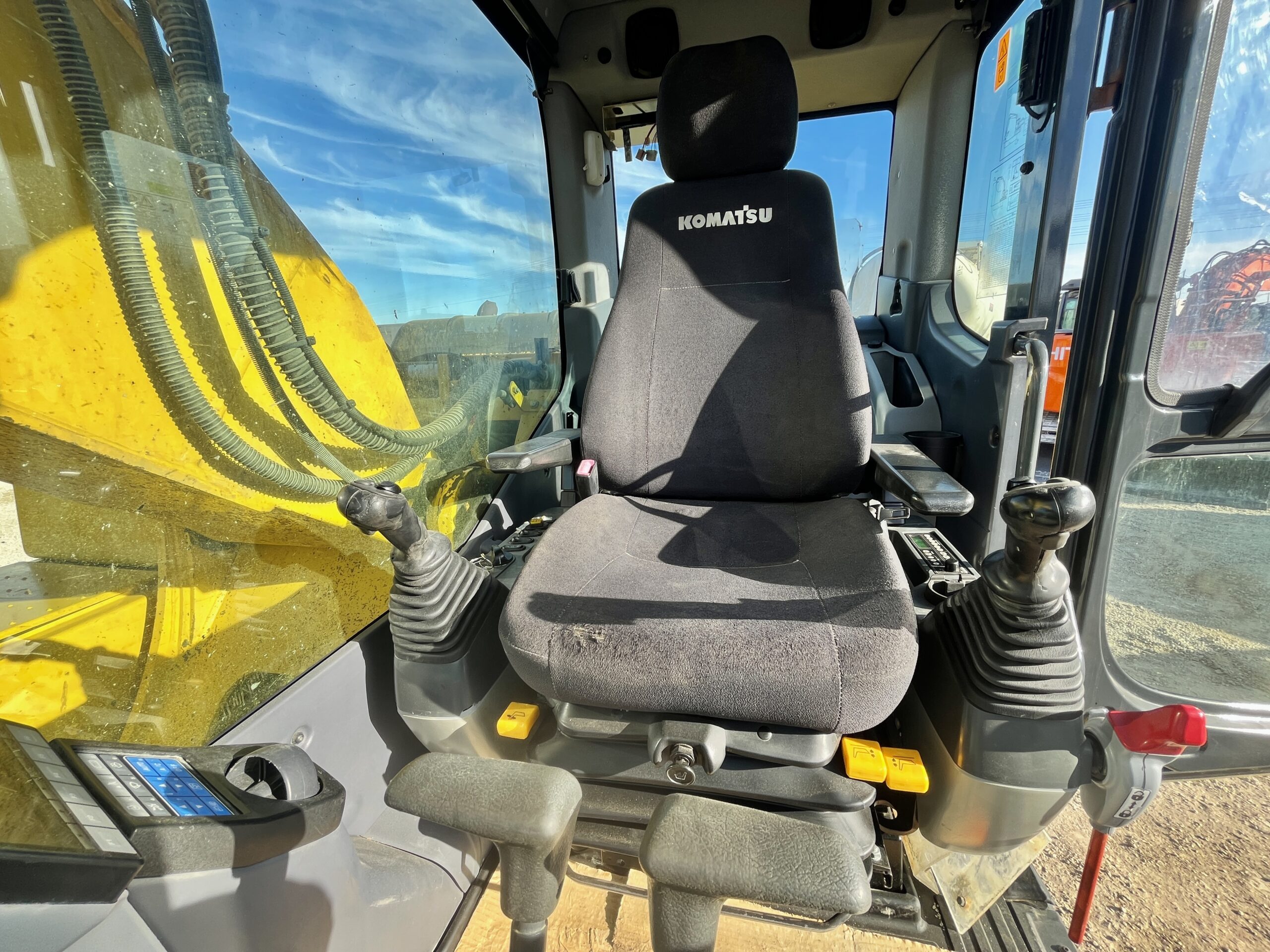 KOMATSU PC210 LC-8 - Imagen 20