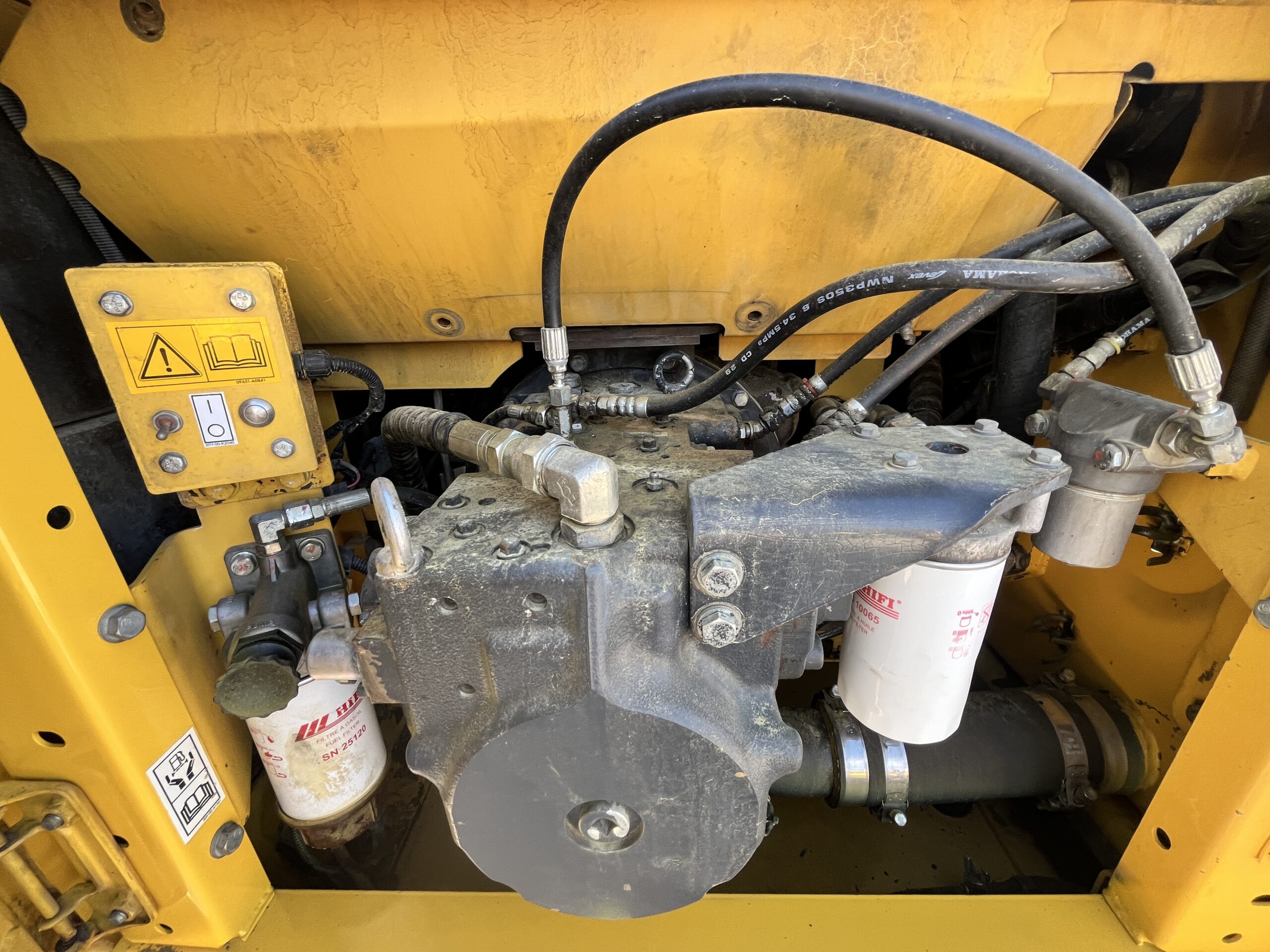 KOMATSU PC210 LC-8 - Imagen 19