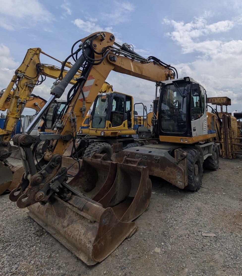 LIEBHERR A916