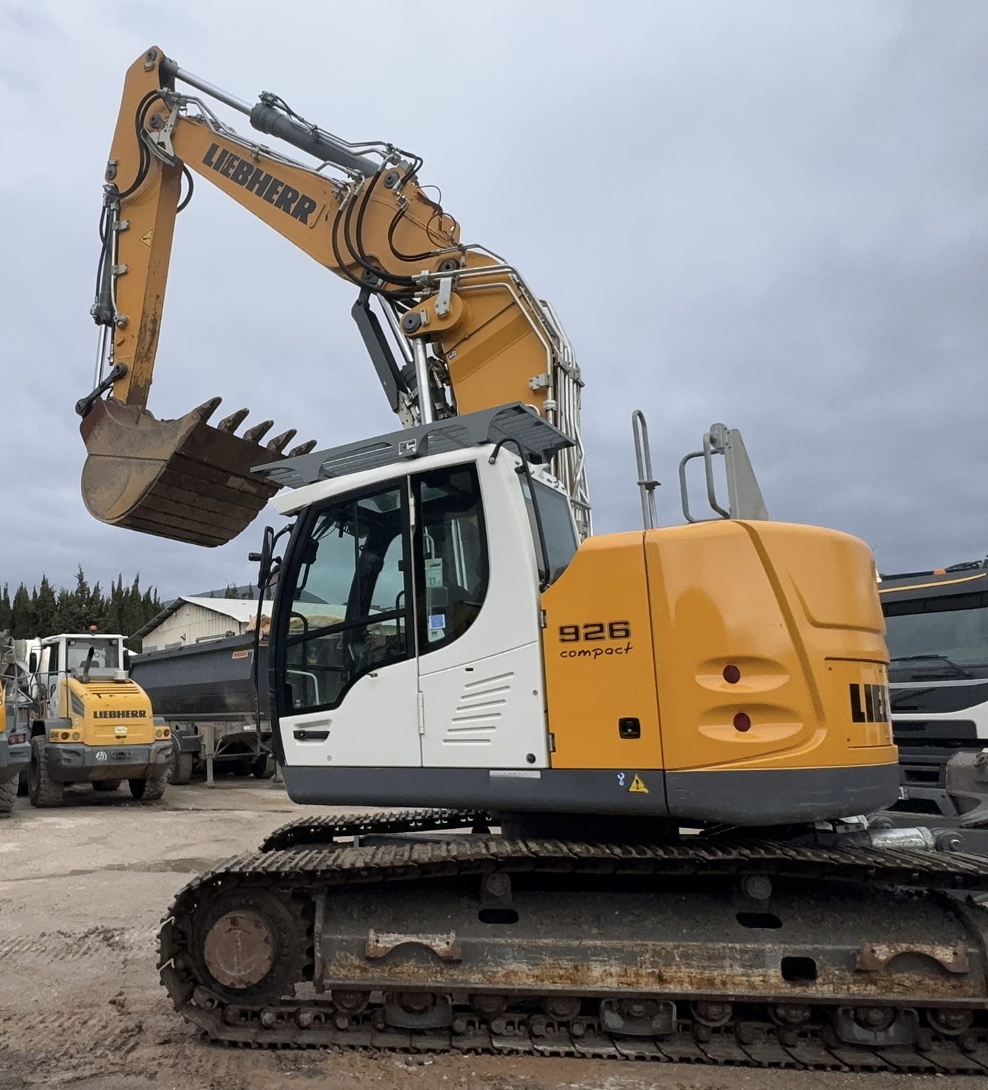 LIEBHERR R926 COMPACT - Imagen 4