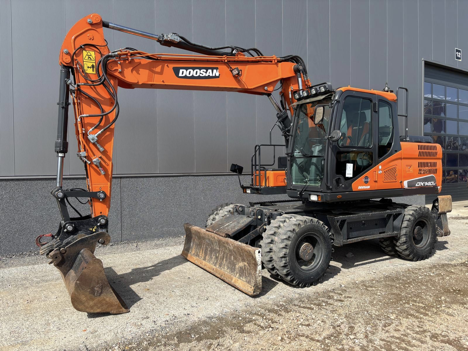 DOOSAN DX140 W-5