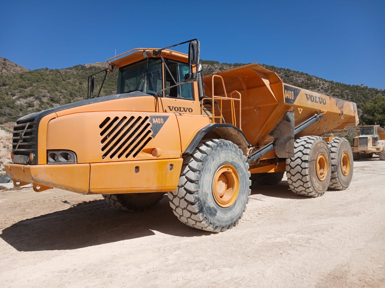VOLVO A40 D